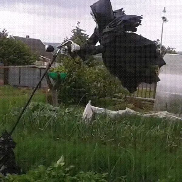 Mr. Bones Scream Vogelscheuche