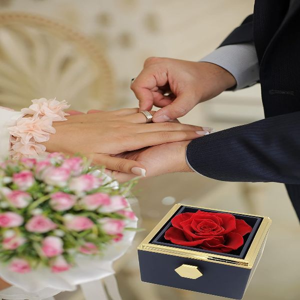 ROSEBOX Rotatable Preserved Rose Jewelry Box