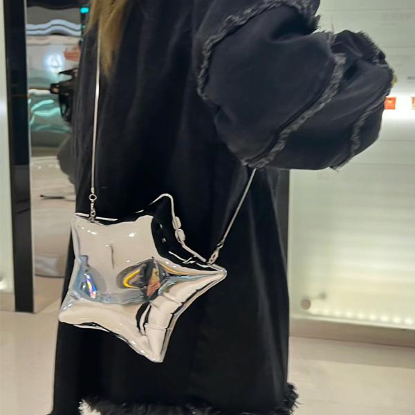Abend-Clutch aus Acryl mit Sternballon-Motiv