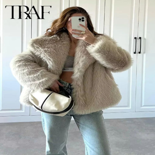 TRAF Luxus-Mantel aus Kunstpelz
