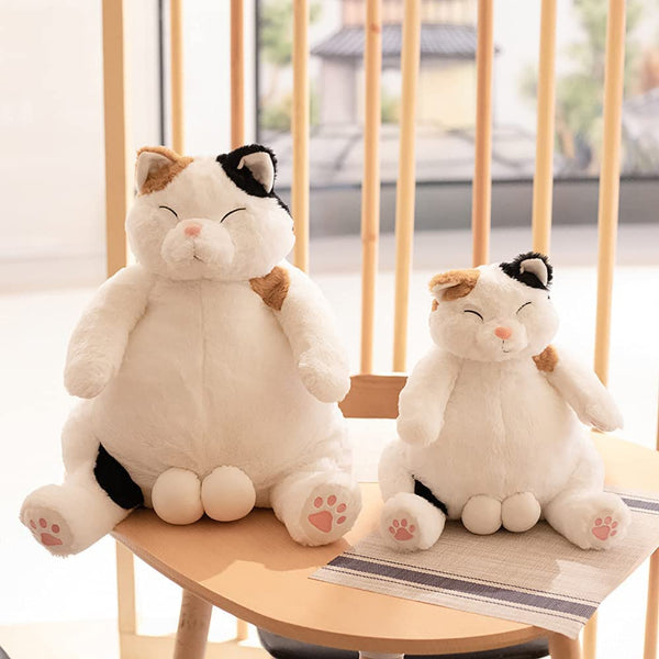 日本の怠け猫のぬいぐるみ