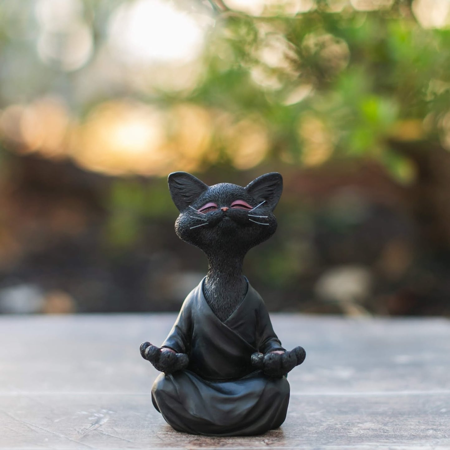 気まぐれな仏陀ヨガ猫の置物