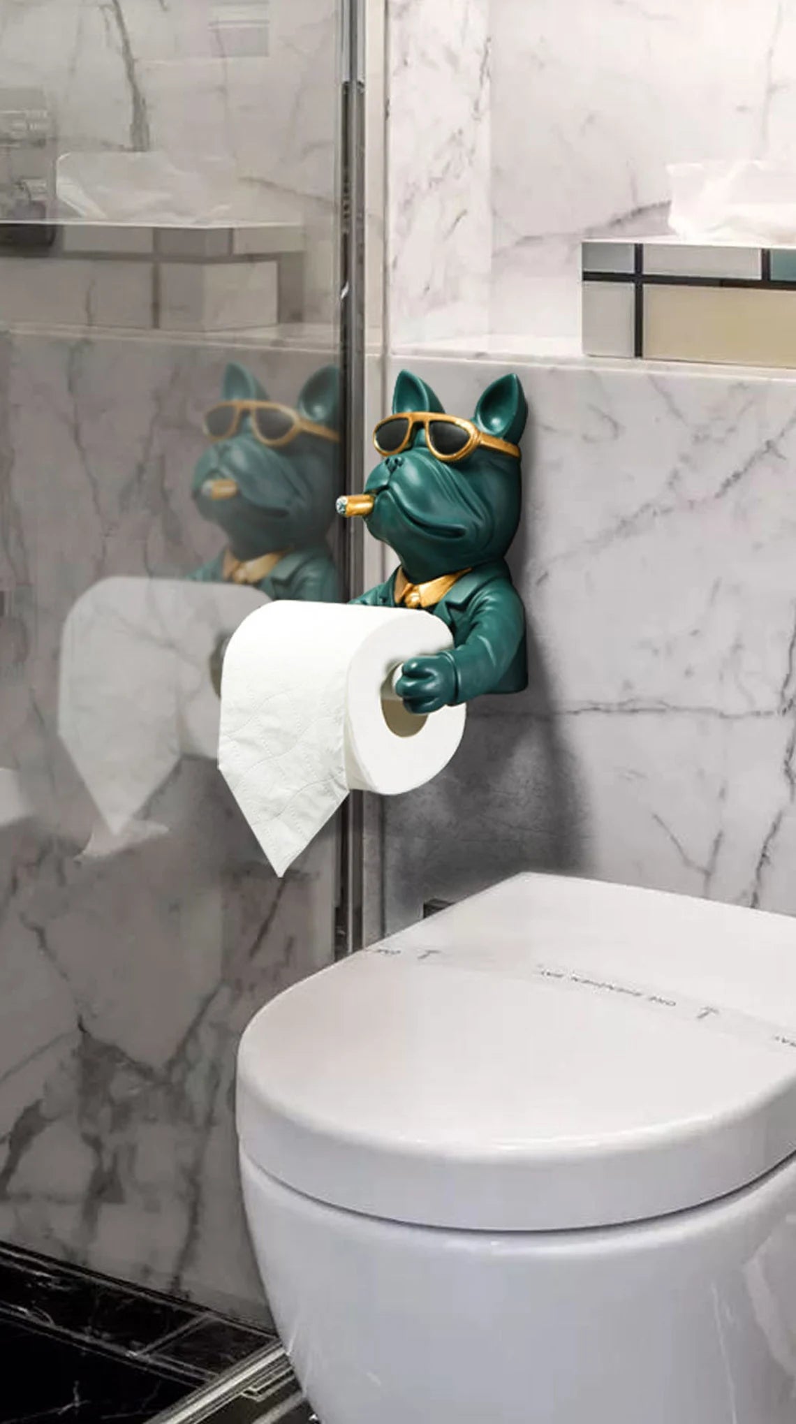 Handgemachter Toilettenpapierhalter mit Hund als Deko