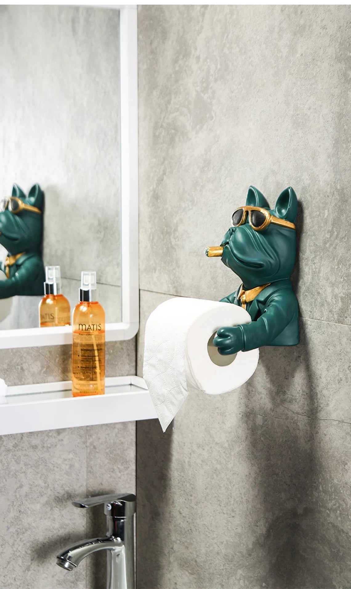 Handgemachter Toilettenpapierhalter mit Hund als Deko