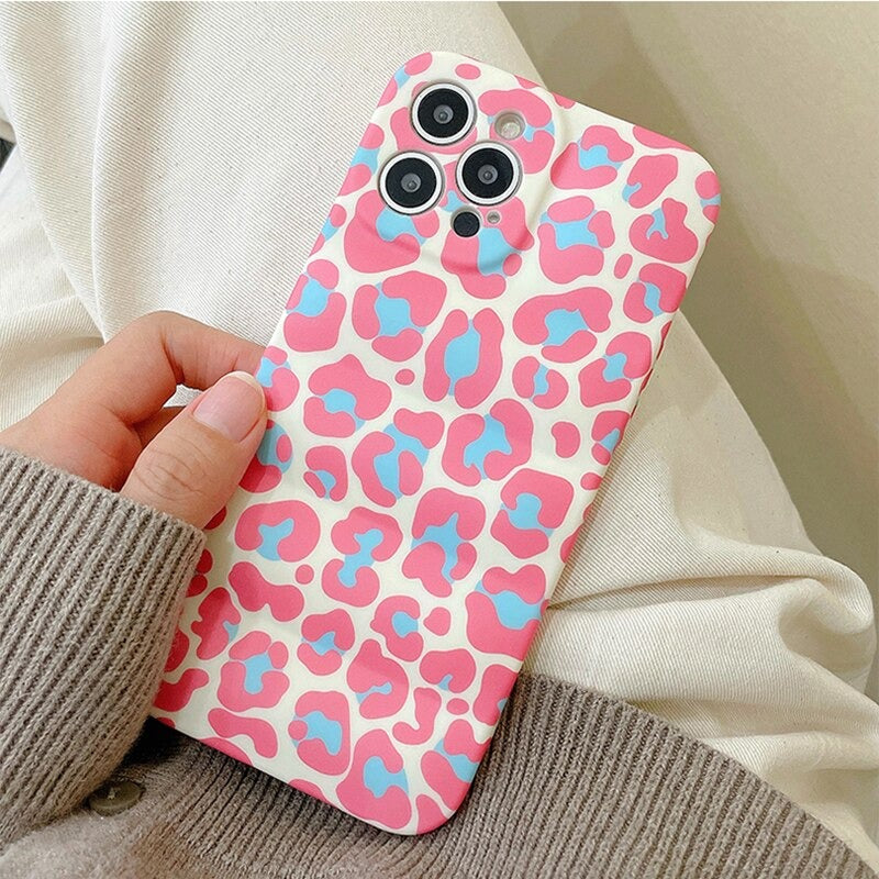Pufferetui mit Leopardenmuster in Pink