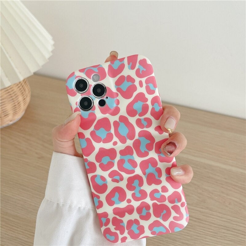 Pufferetui mit Leopardenmuster in Pink