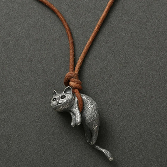Verzauberte Halskette mit hängendem Katzenanhänger