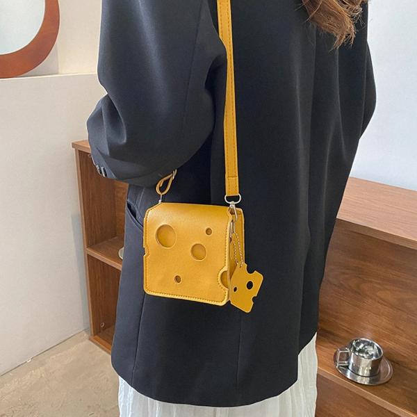 Cheddar Chic Cheese Bag