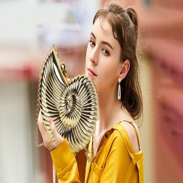 Luxuriöse Clutch aus Acryl