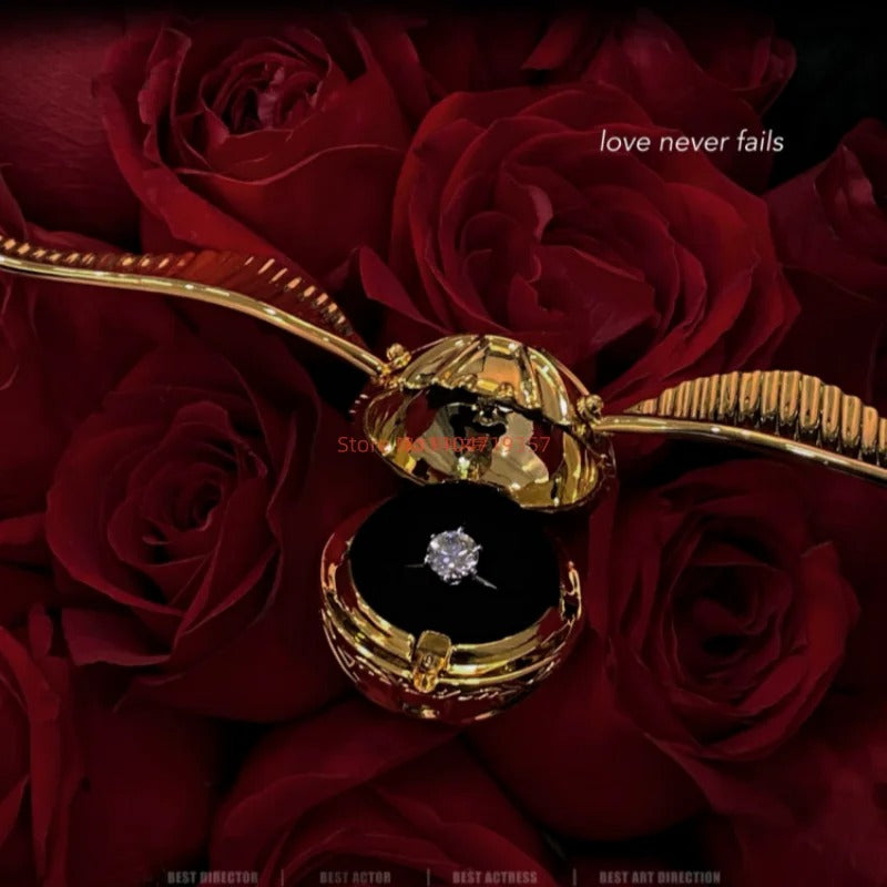 ROSEBOX Drehbare Schmuckschatulle mit konservierten Rosen 