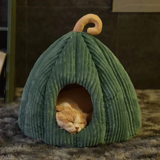 居心地の良いパンプキンキャットベッド